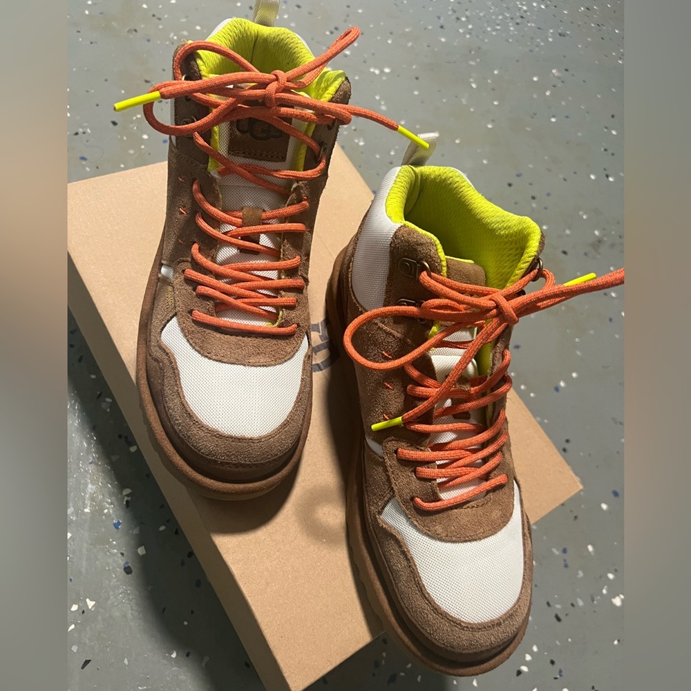 UGG w highland Hi heritage sneaker/boot